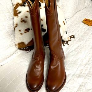 Brand new never used, brown 5.5B